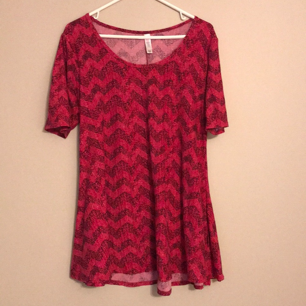 Lularoe t-shirt.